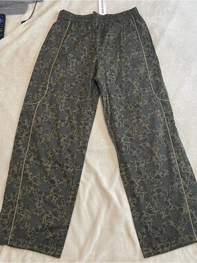 BDG Olive Green Camo Jogger Pants with Contrast Piping